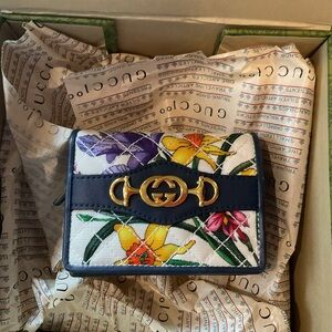 GUCCI FLORA WALLET EUC